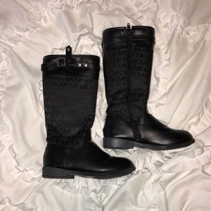 Girls boots